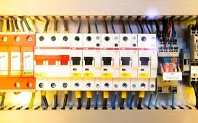 Diferencia Entre Instalaciones Monofásicas y Trifásicas: ¿Cuál Necesitas?