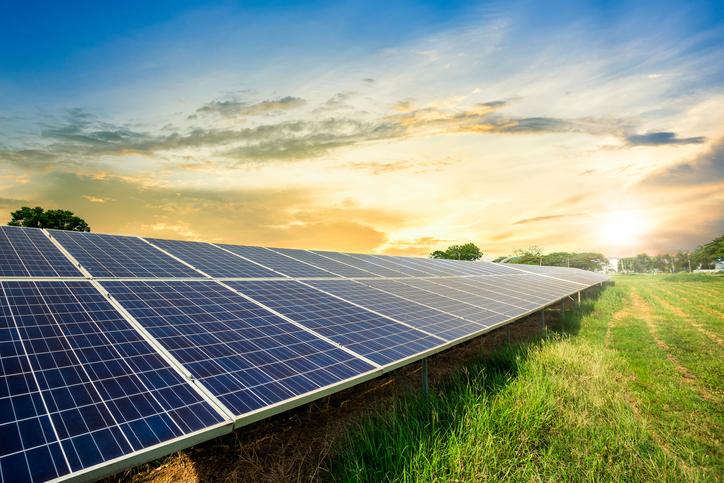 Integración de energías renovables en instalaciones eléctricas