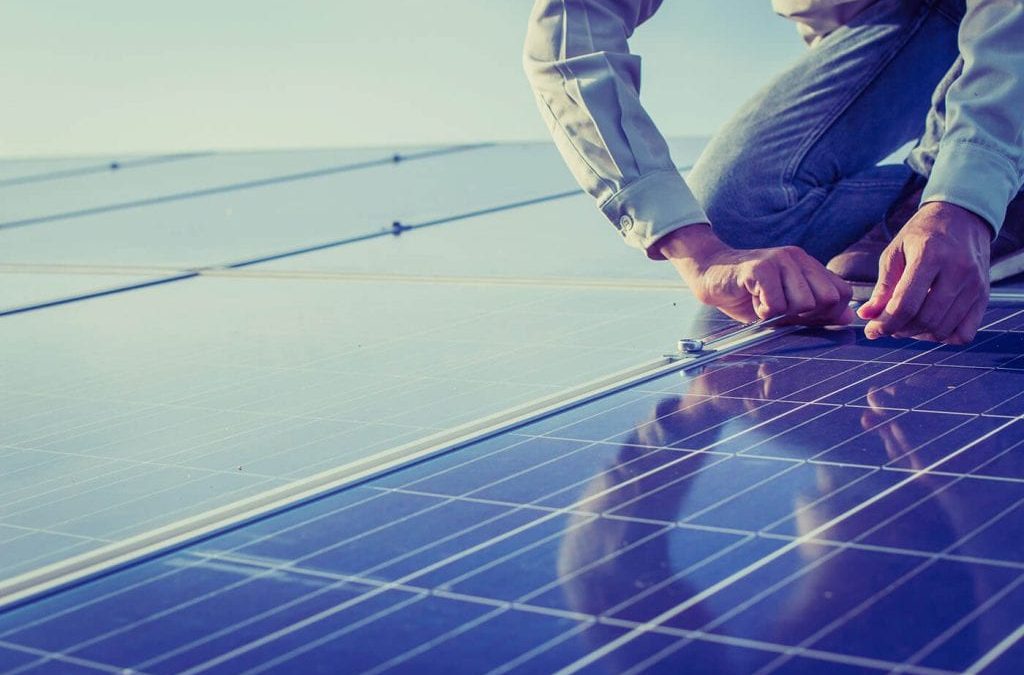 Cómo integrar paneles solares con tu instalación eléctrica