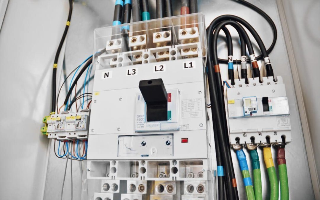 Cómo mejorar la seguridad eléctrica en una nave industrial